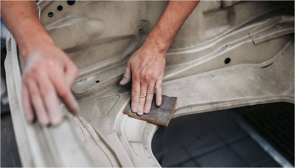 Handgefertigte und reparierte Karosserieteile