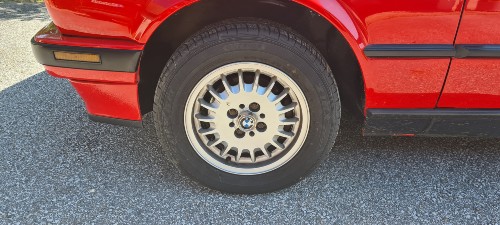 Zu verkaufen: BMW 3er 325i in gutem Zustand abzugeben Baujahr BJ 12/1990