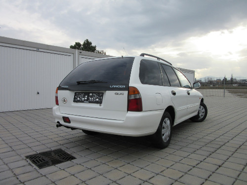 Zu verkaufen: Mitsubishi Lancer Kombi 1.6 Benzin 116PS mit gültigem Pickerl Baujahr BJ 01/1994