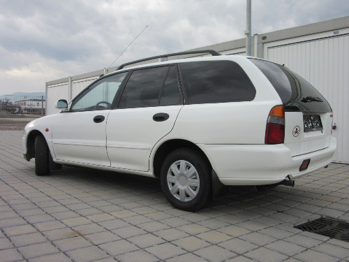 Zu verkaufen: Mitsubishi Lancer Kombi 1.6 Benzin 116PS mit gültigem Pickerl Baujahr BJ 01/1994