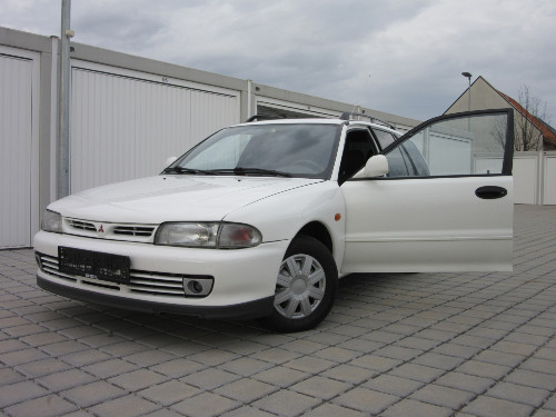 Zu verkaufen: Mitsubishi Lancer Kombi 1.6 Benzin 116PS mit gültigem Pickerl Baujahr BJ 01/1994