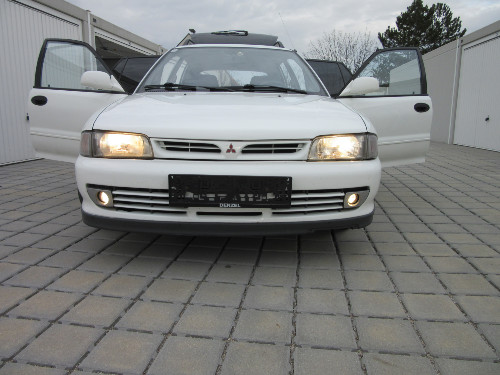 Zu verkaufen: Mitsubishi Lancer Kombi 1.6 Benzin 116PS mit gültigem Pickerl Baujahr BJ 01/1994