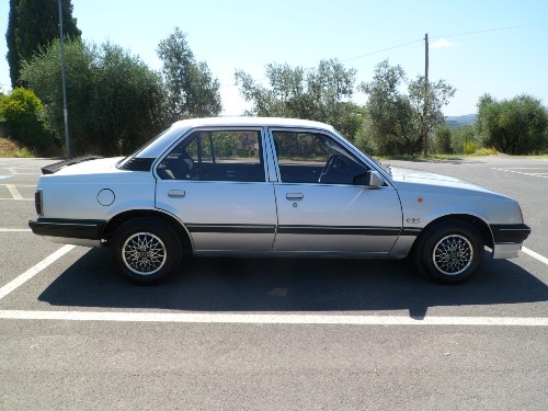 Oldtimer Opel Ascona in rostfreiem Zustand mit historischer Zulassung Baujahr BJ 07/1983