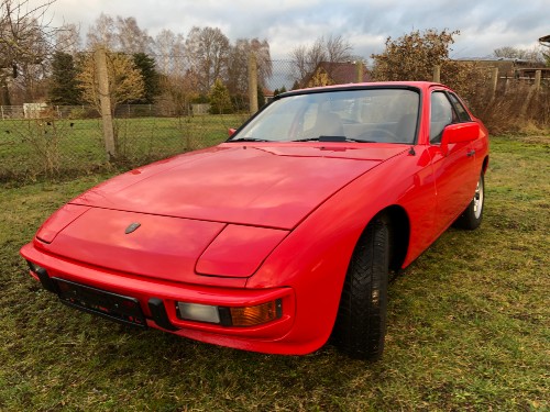 Porsche 924 in Originalzustand wenig gelaufen Baujahr BJ 04/1984