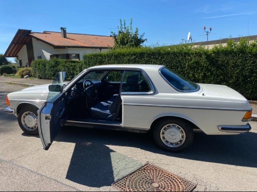 Mercedes Benz 280 CE coupe W123 in Originalzustand sucht neuen Besitzer Baujahr BJ 12/1901