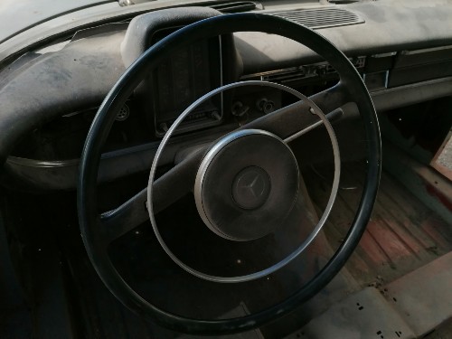 Teilespender Mercedes Benz Heckflosse 190 Dc 2.0 lt zu verkaufen Baujahr BJ 06/1962