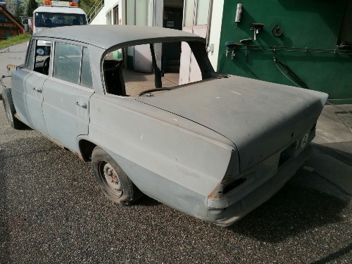 Teilespender Mercedes Benz Heckflosse 190 Dc 2.0 lt zu verkaufen Baujahr BJ 06/1962