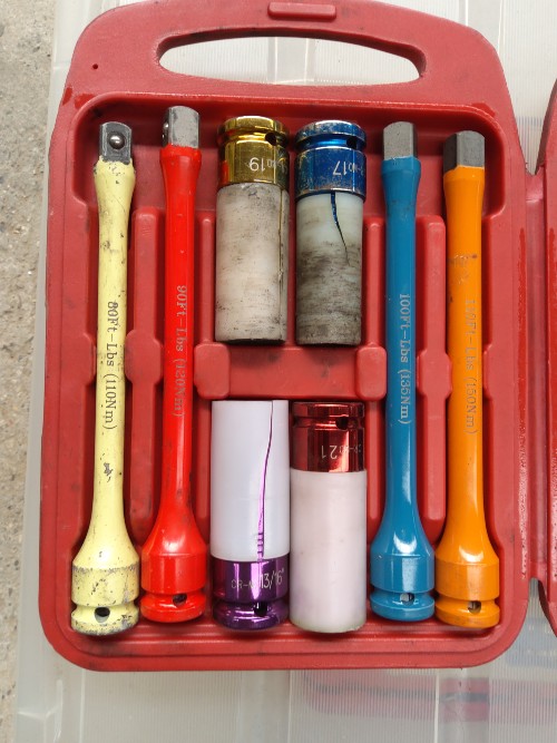 Fahrwerk abzugeben Baujahr BJ -