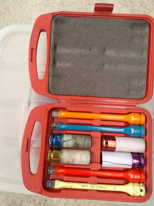 Fahrwerk abzugeben Baujahr BJ -