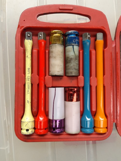 Fahrwerk abzugeben Baujahr BJ -