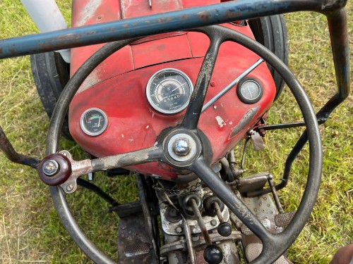 Massey Ferguson MF 35 in rostfreiem Zustand abzugeben Baujahr BJ 07/1961
