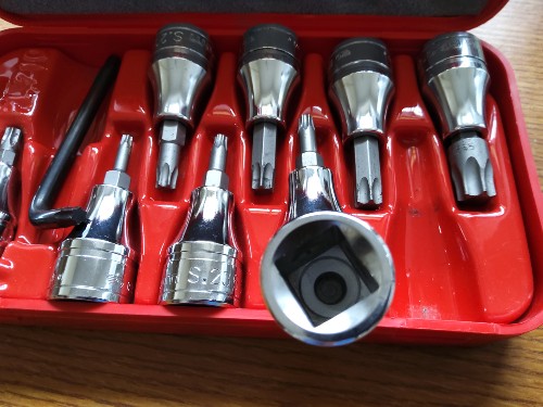 Fahrwerk zu verkaufen Baujahr BJ -