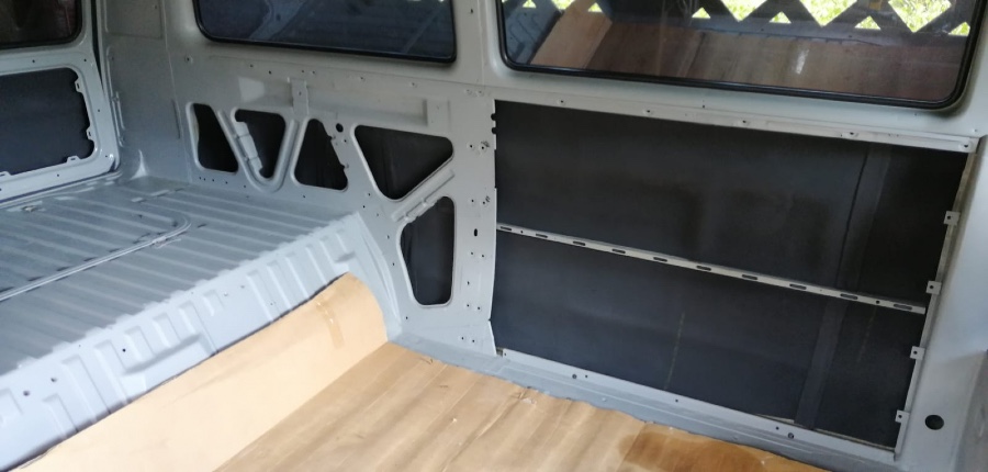 VW T3 253 Kombi mit Wohneinrichtung in Originalzustand Baujahr BJ 12/1986