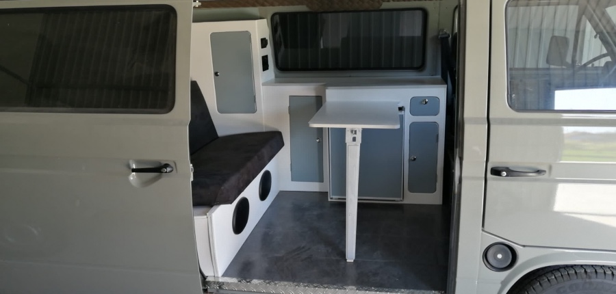 VW T3 253 Kombi mit Wohneinrichtung in Originalzustand Baujahr BJ 12/1986