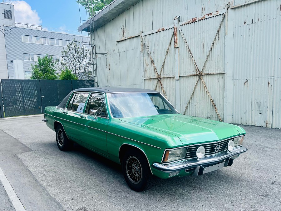 Klassiker Opel Diplomat in gebrauchtem Zustand Baujahr BJ 08/1977
