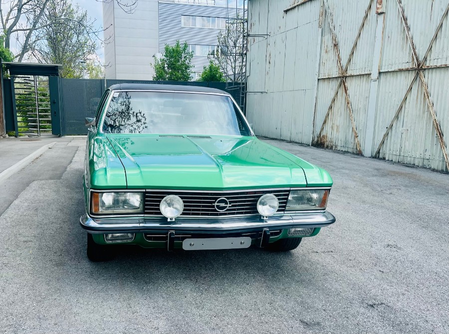 Klassiker Opel Diplomat in gebrauchtem Zustand Baujahr BJ 08/1977