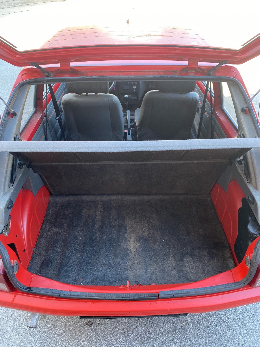 Oldtimer Peugeot 205 Look Edition in gebrauchtem Zustand Baujahr BJ 05/1990