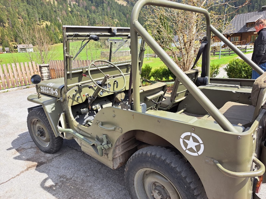 Jeep Willys in gutem Zustand abzugeben Baujahr BJ 04/1956
