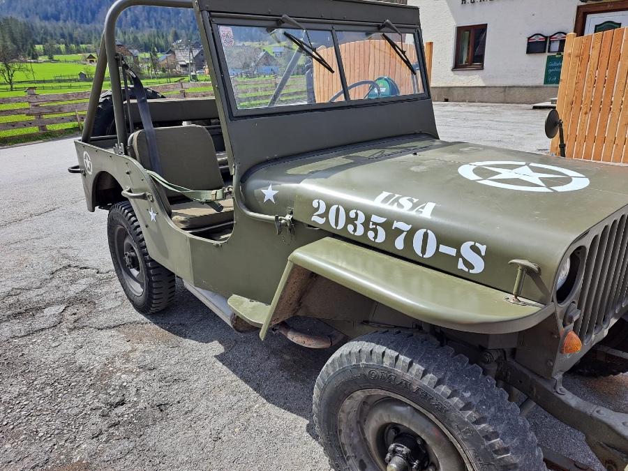 Jeep Willys in gutem Zustand abzugeben Baujahr BJ 04/1956