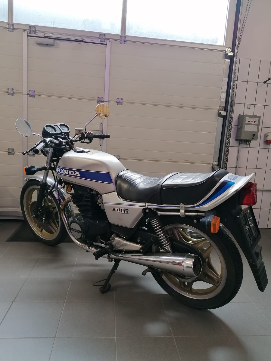 Oldtimer Honda sonstige Modelle in Originalzustand mit niedrigem Kilometerstand Baujahr BJ 12/1901