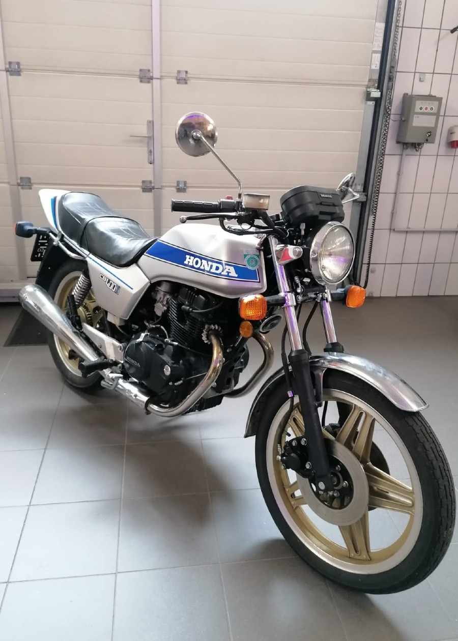 Oldtimer Honda sonstige Modelle in Originalzustand mit niedrigem Kilometerstand Baujahr BJ 12/1901
