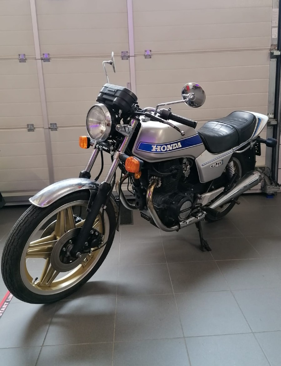 Oldtimer Honda sonstige Modelle in Originalzustand mit niedrigem Kilometerstand Baujahr BJ 12/1901