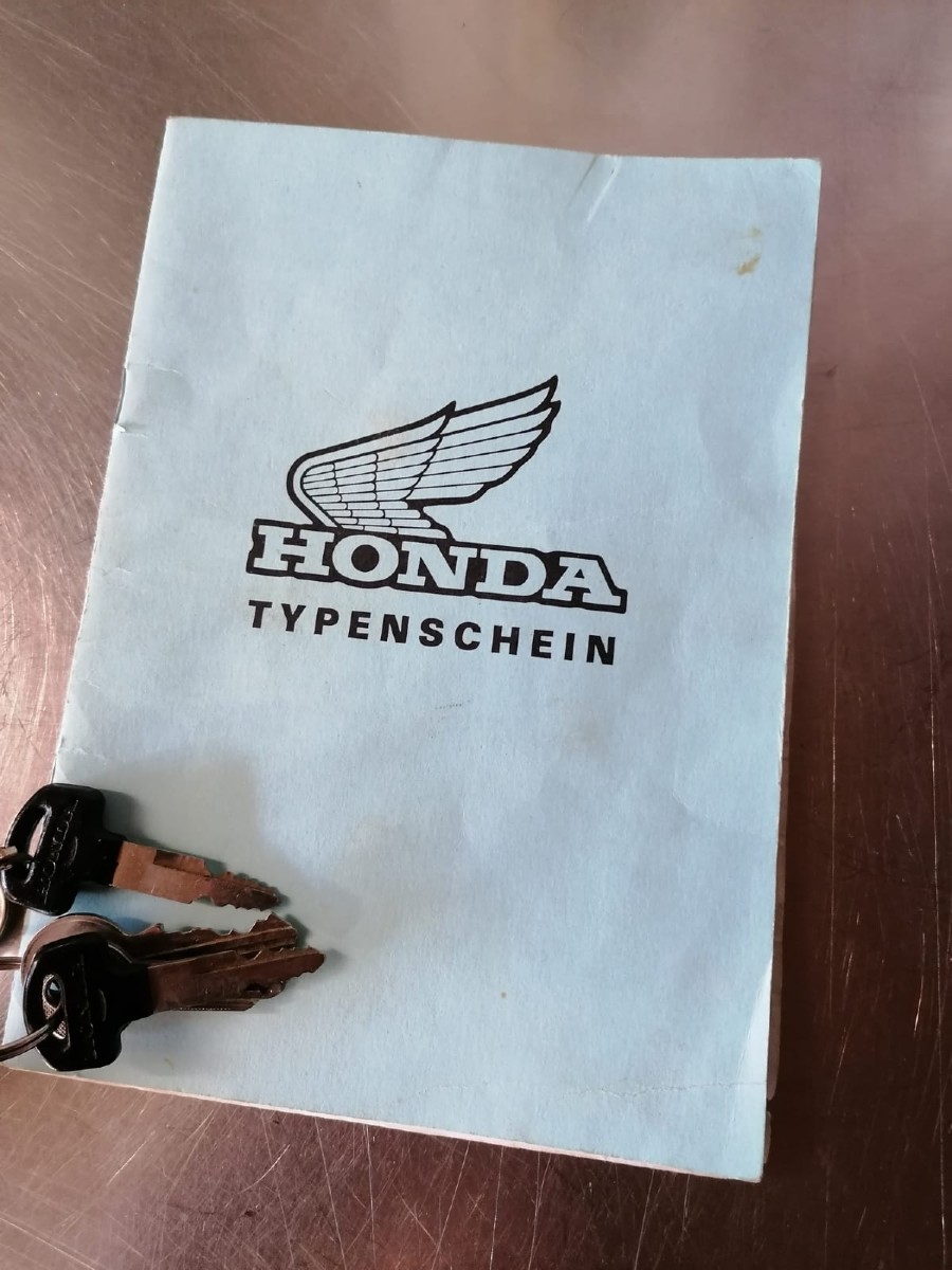 Oldtimer Honda sonstige Modelle in Originalzustand mit niedrigem Kilometerstand Baujahr BJ 12/1901
