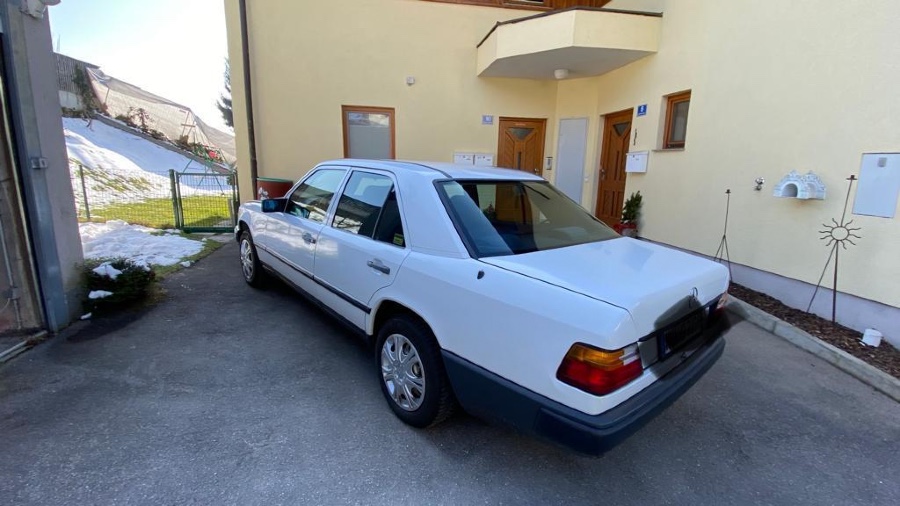 Mercedes Benz E-Klasse in Originalzustand abzugeben Baujahr BJ 04/1986