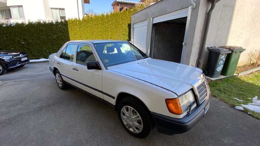 Mercedes Benz E-Klasse in Originalzustand abzugeben Baujahr BJ 04/1986