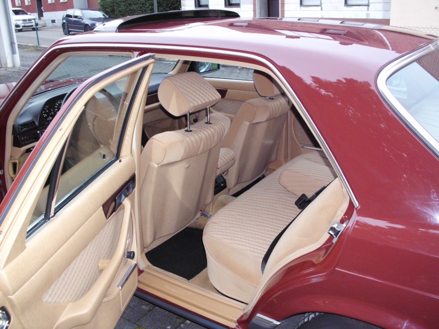 Mercedes Benz S-Klasse W126 in Originalzustand Baujahr BJ 08/1983