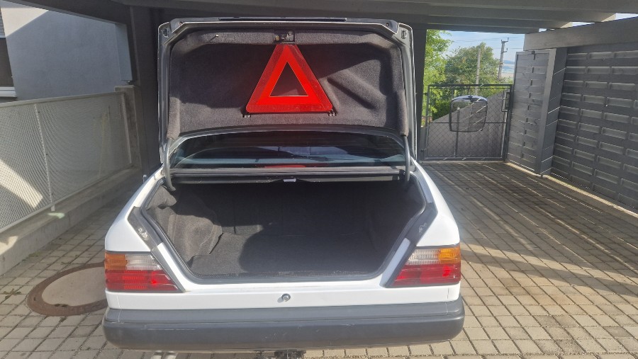 1989er Mercedes Benz E-Klasse 260E 4matic in gutem Zustand abzugeben Baujahr BJ 04/1989