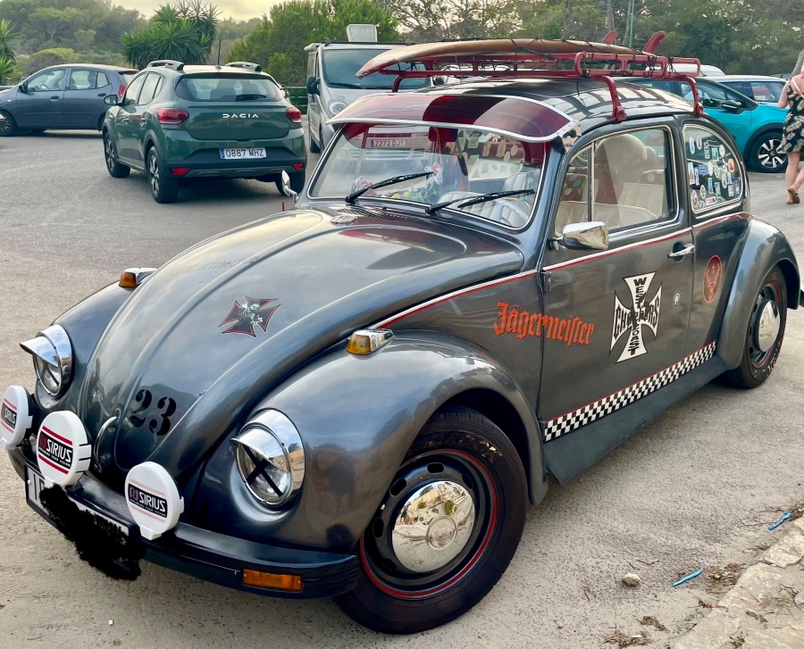 Klassiker VW Käfer in gutem Zustand abzugeben mit niedrigem Kilometerstand Baujahr BJ 04/1978