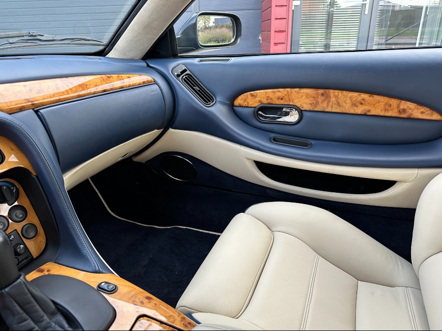 Aston Martin Baujahr BJ 07/2002