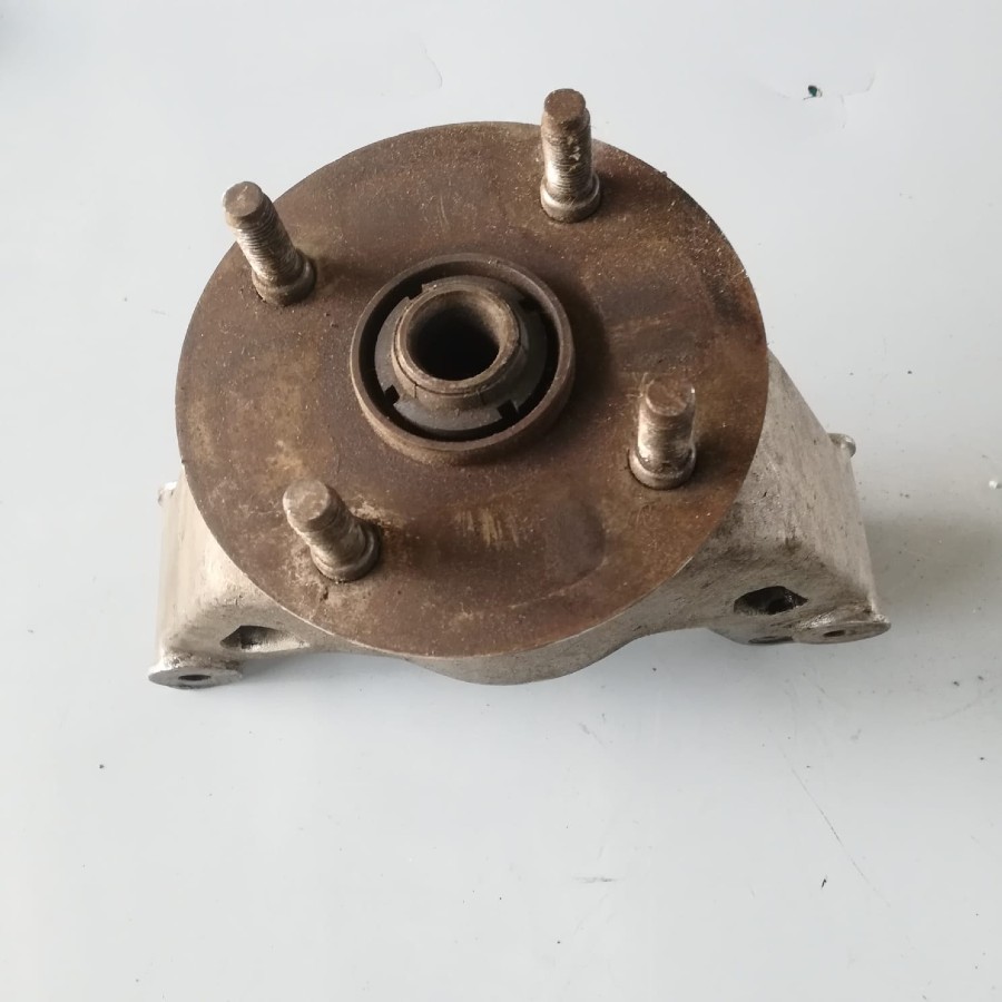 Für Maserati sonstige Modelle Hinterachse abzugeben Baujahr BJ -