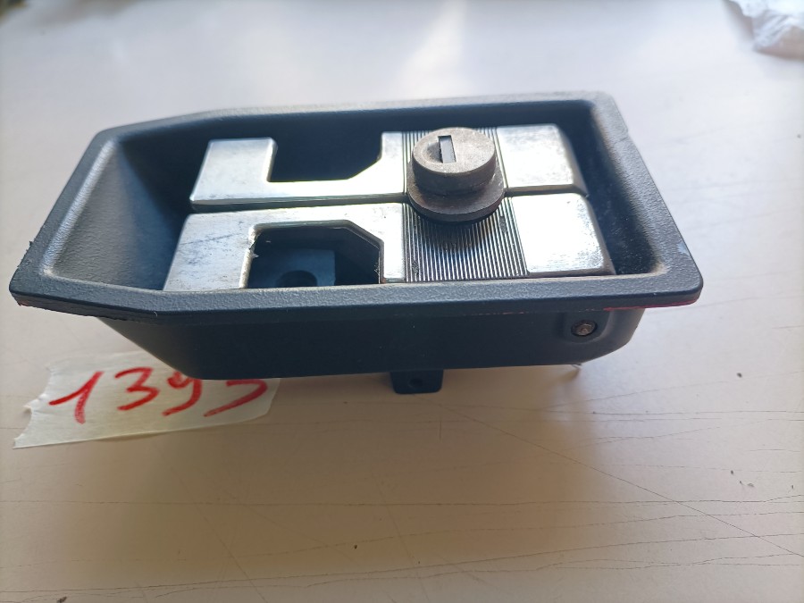 Karosserieteile für Maserati sonstige Modelle abzugeben Baujahr BJ -