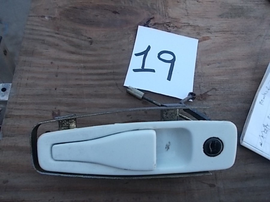 Karosserieteile für Ferrari Mondial abzugeben Baujahr BJ -