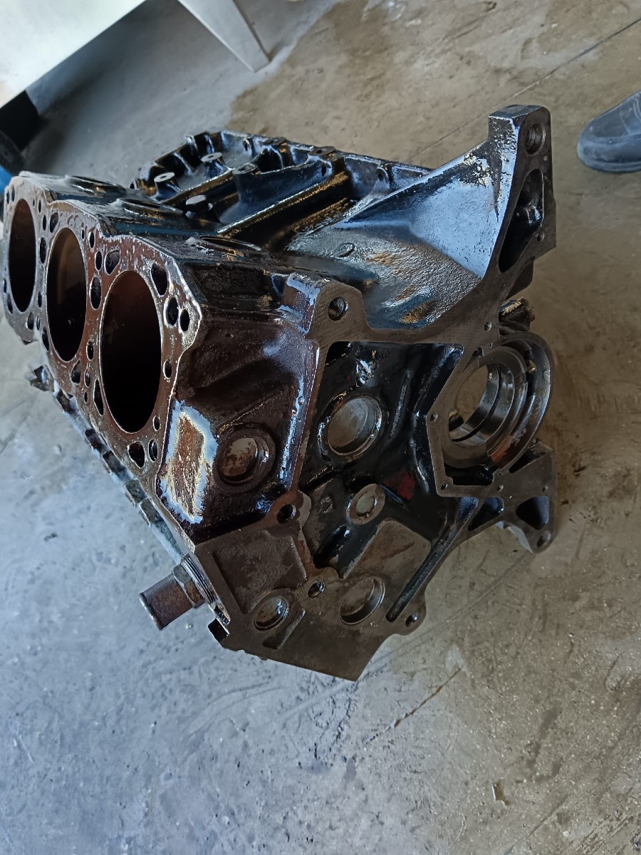 Motor für Fiat 130 zu verkaufen Baujahr BJ -