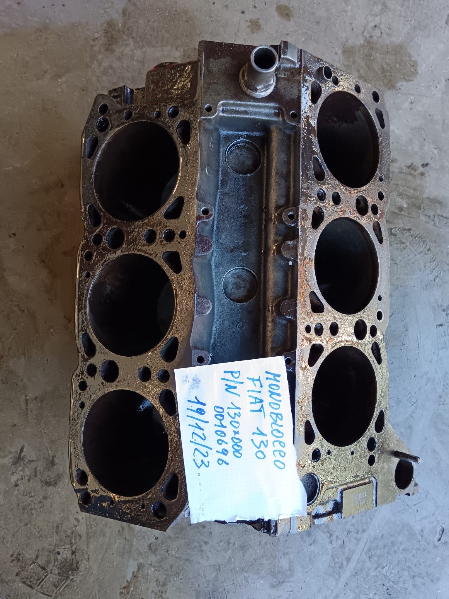 Motor für Fiat 130 zu verkaufen Baujahr BJ -