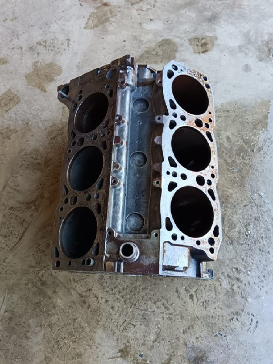 Motor für Fiat 130 zu verkaufen Baujahr BJ -