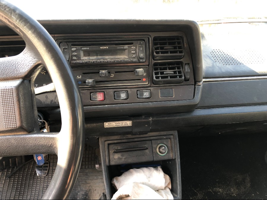 VW Passat sucht neuen Besitzer Baujahr BJ 03/1988