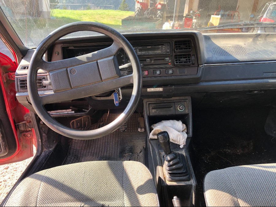 VW Passat sucht neuen Besitzer Baujahr BJ 03/1988