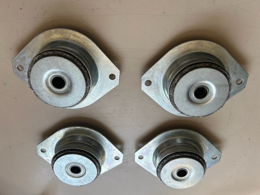 Karosserieteile für Maserati Bora abzugeben Baujahr BJ -