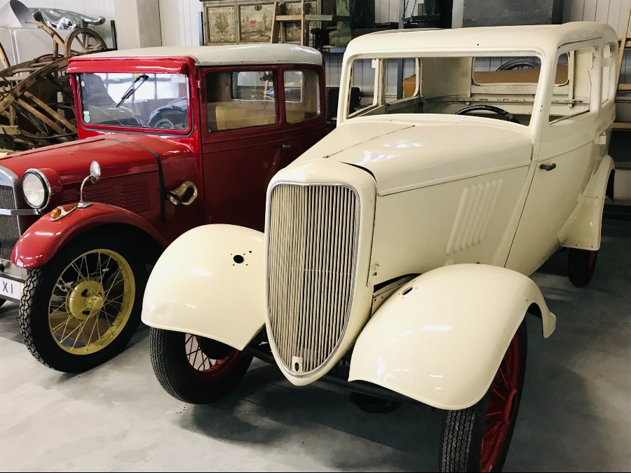 Biete Ford als Restaurationsobjekt Baujahr BJ 01/1938