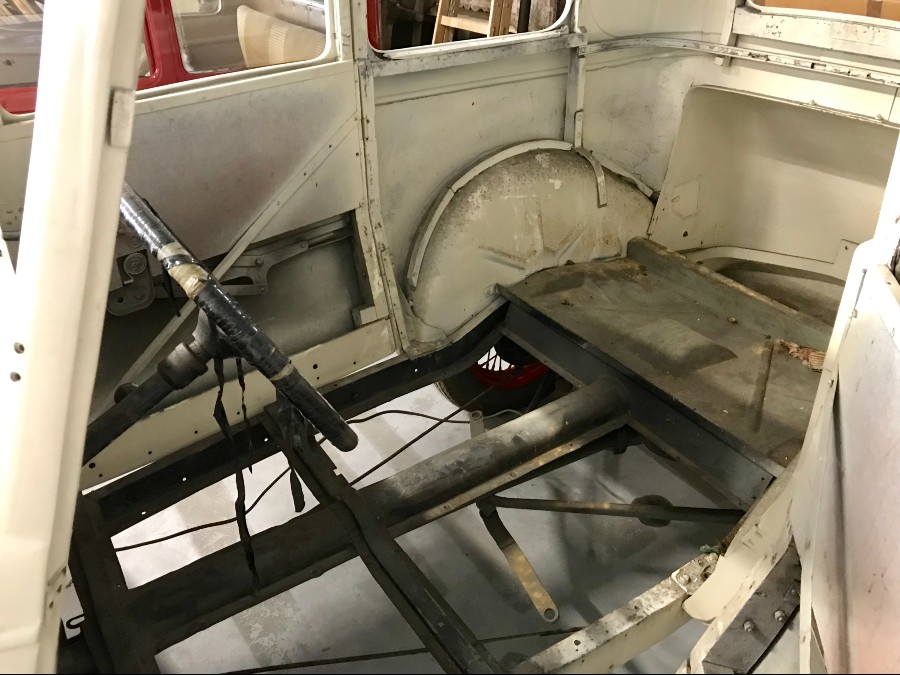 Biete Ford als Restaurationsobjekt Baujahr BJ 01/1938