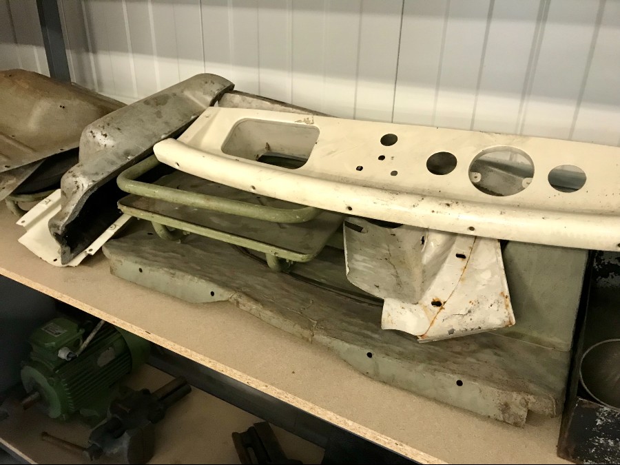 Biete Ford als Restaurationsobjekt Baujahr BJ 01/1938