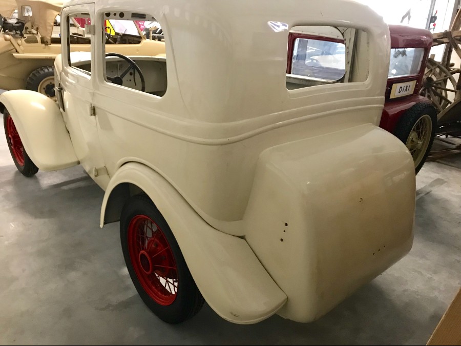 Biete Ford als Restaurationsobjekt Baujahr BJ 01/1938