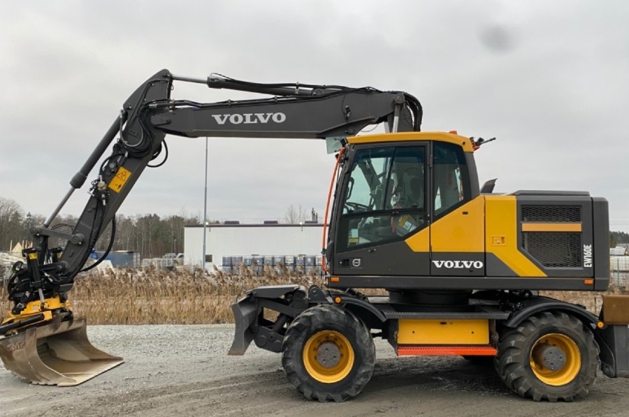 Mobilbagger Volvo EW160E + Anhänger Baujahr BJ 01/2004