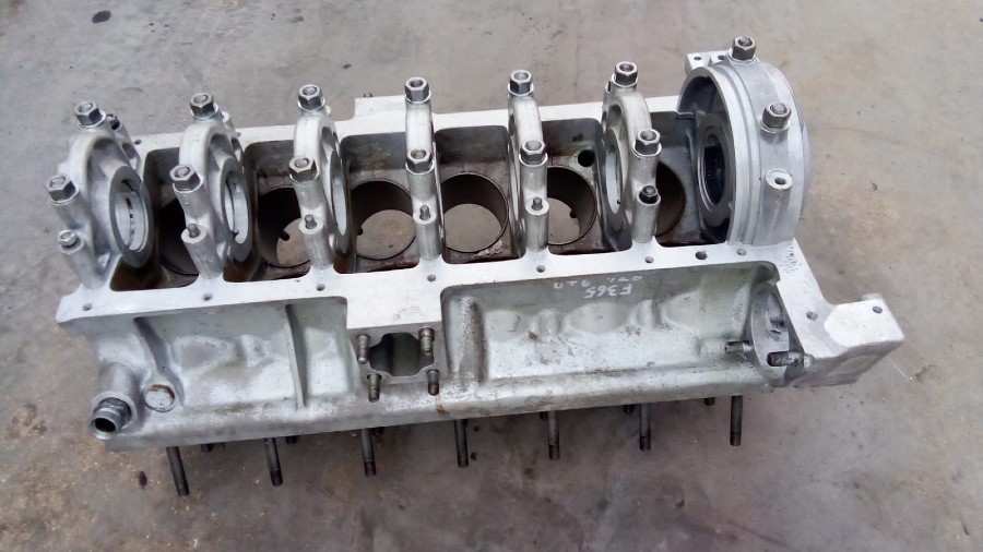 Motor für Ferrari 365 zu verkaufen Baujahr BJ -