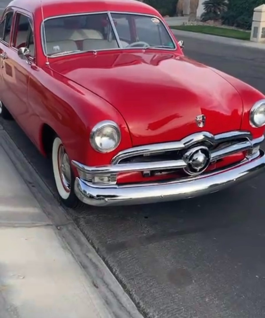 Ford 1950 Ford de Luxe Custom “Sweet Valentine” Baujahr BJ 09/1950