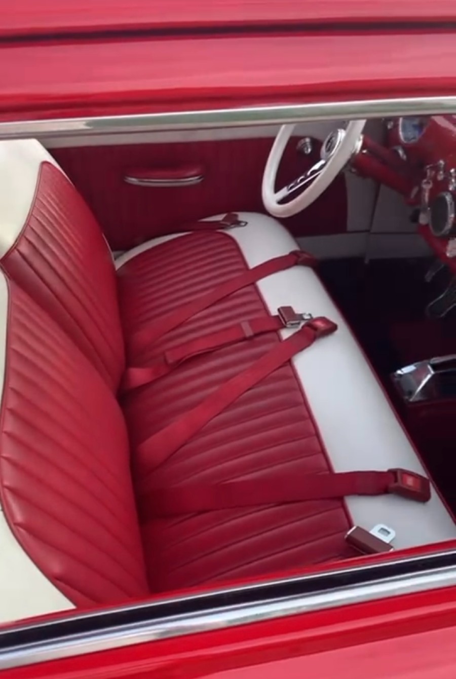 Ford 1950 Ford de Luxe Custom “Sweet Valentine” Baujahr BJ 09/1950